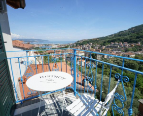 Sea View Blue Apartment, La Spezia